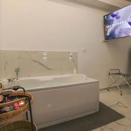 Apollo 2 Bd Jacuzzi Athènes